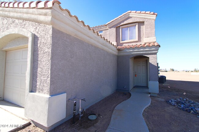 8339 W Santa Cruz Blvd in Arizona City, AZ - Building Photo - Building Photo