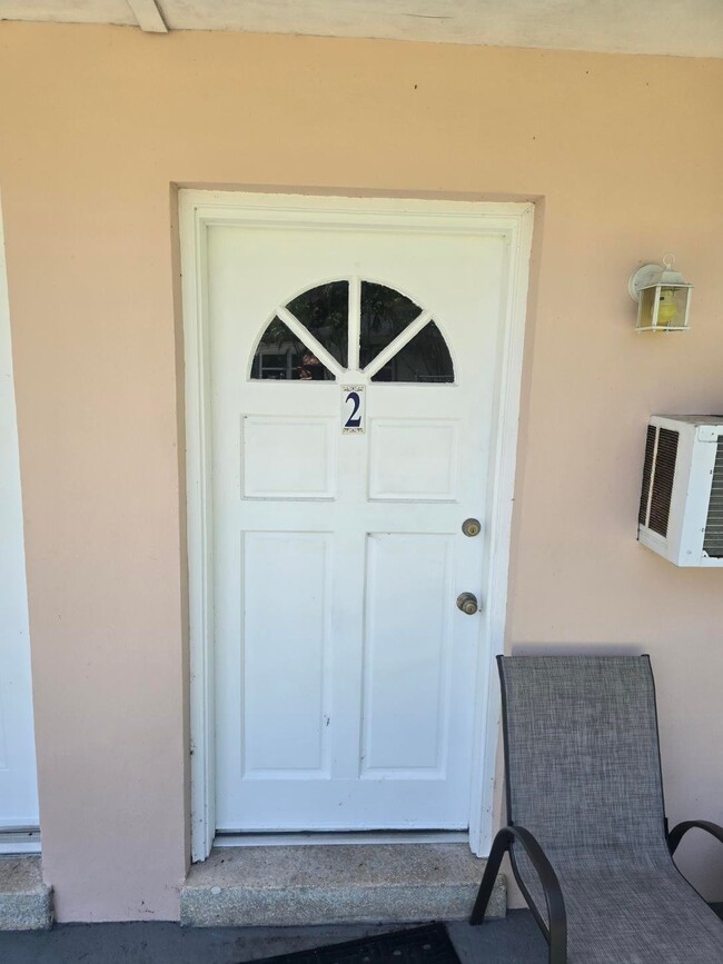 1126 19th Ave N, Unit 1126 19th avenue N. Apt 2