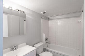 West Summerset Apartments in Amherst, NY - Building Photo - Interior Photo