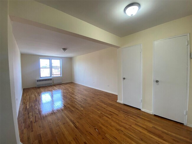 83-36 Beverly Rd in Queens, NY - Building Photo - Building Photo