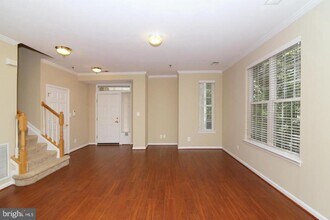 7751 Milford Haven Dr in Lorton, VA - Building Photo - Building Photo