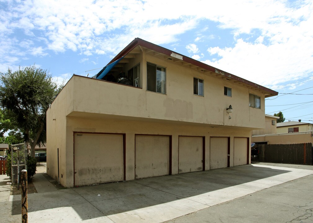 619 W Bellevue Dr in Anaheim, CA - Foto de edificio