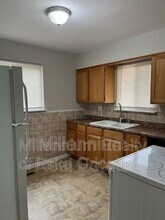 13001 Albany St in Oak Park, MI - Building Photo - Building Photo