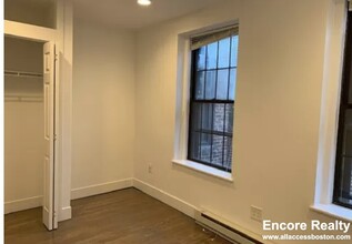 36 W Cedar St, Unit #4 in Boston, MA - Building Photo - Building Photo