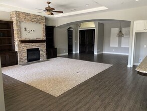 14121 Prestonbrook Dr in Bakersfield, CA - Building Photo - Building Photo