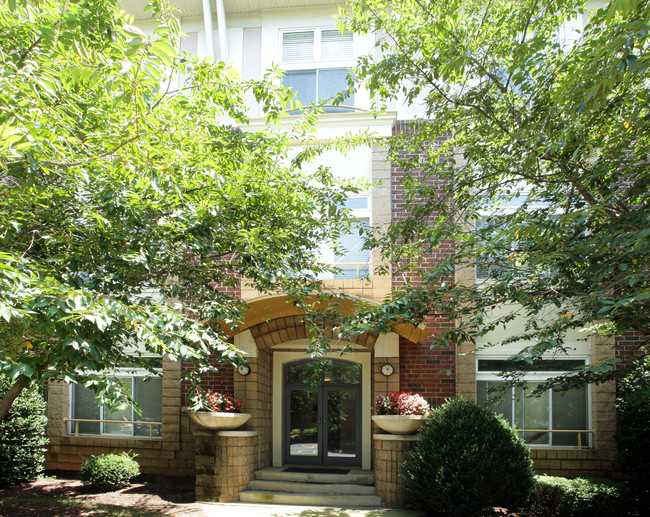 Lofts at Elizabeth in Charlotte, NC - Building Photo - Building Photo