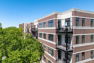 Maeve on Ridge in Evanston, IL - Building Photo - Building Photo
