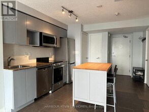 4301-15-2315 Fort York Blvd in Toronto, ON - Building Photo - Building Photo