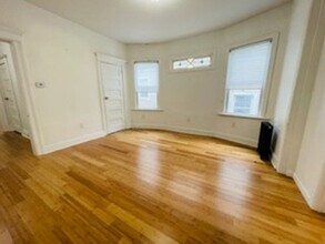 169 Hillside Ave, Unit Apt 2 in Glen Ridge, NJ - Foto de edificio - Building Photo