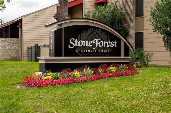 Stone Forest Apartments in Houston, TX - Building Photo