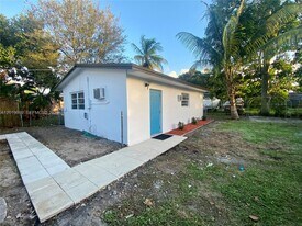 2512 Grant St in Hollywood, FL - Building Photo