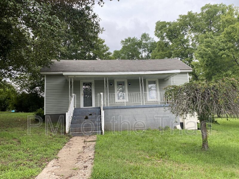 1435 Delaware Ave in Eden, NC - Building Photo