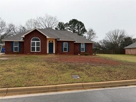 493 Harvest Loop in Prattville, AL - Building Photo