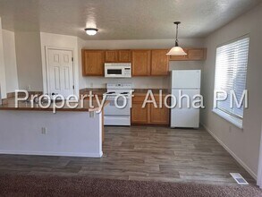 1033 W Pine Ave in Meridian, ID - Building Photo - Building Photo