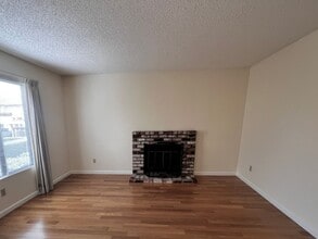 106 Park Pl Dr in Petaluma, CA - Building Photo - Building Photo