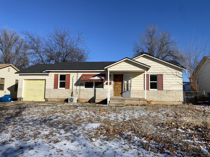 3416 Brookside Dr in Midwest City, OK - Foto de edificio