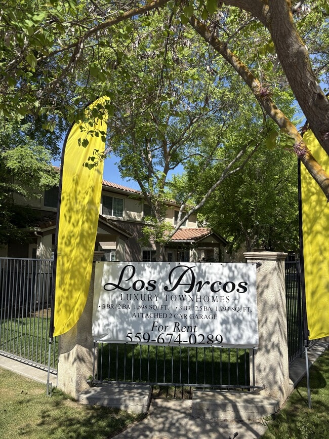 Los Arcos Townhomes