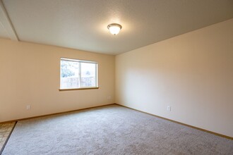 2365 SE 89th Ave in Portland, OR - Building Photo - Building Photo