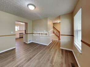 712 Moreno Dr in Reynoldsburg, OH - Building Photo - Building Photo