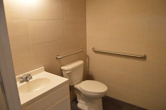 100 Sullivan Pl in Brooklyn, NY - Foto de edificio - Interior Photo