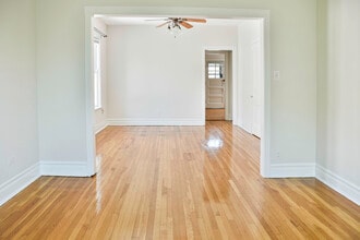 4203 N Damen Ave, Unit 3 in Chicago, IL - Building Photo - Building Photo