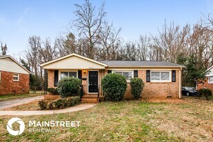 4423 Brooktree Dr in Charlotte, NC - Building Photo