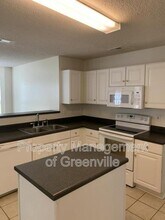 8 Valley Glen Ct in Greer, SC - Building Photo - Building Photo
