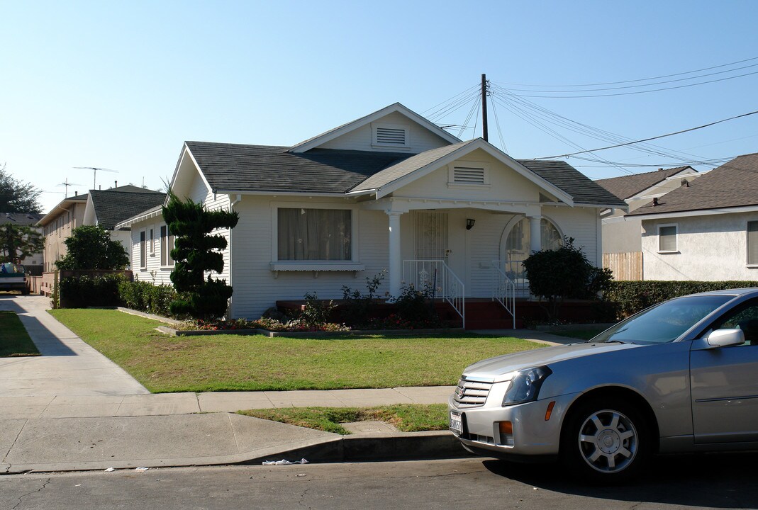 218 W Olive St in Inglewood, CA - Building Photo