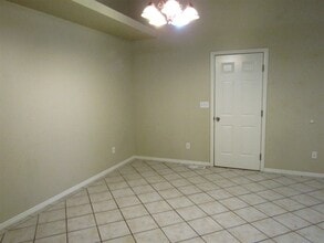 32 E 2200 S in Clearfield, UT - Foto de edificio - Building Photo