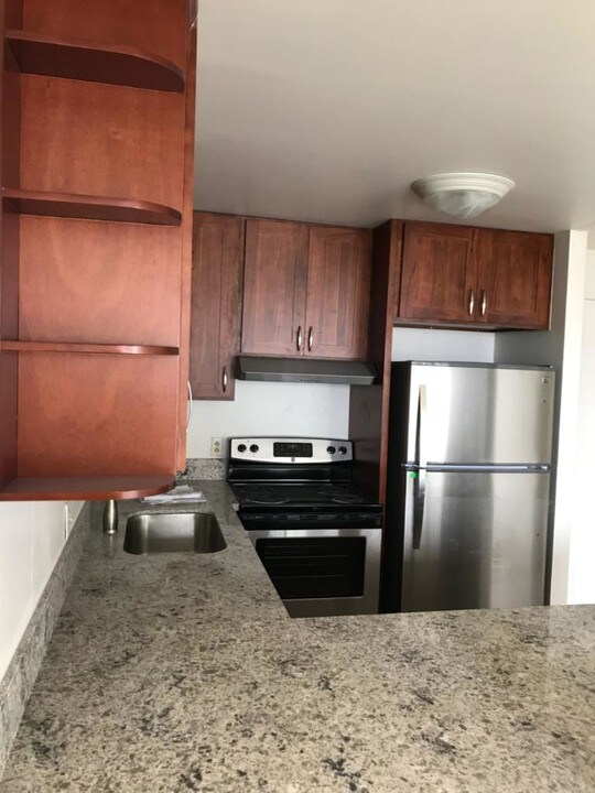 1255 Nuuanu Ave, Unit Kukui Plaza high floor in Honolulu, HI - Foto de edificio