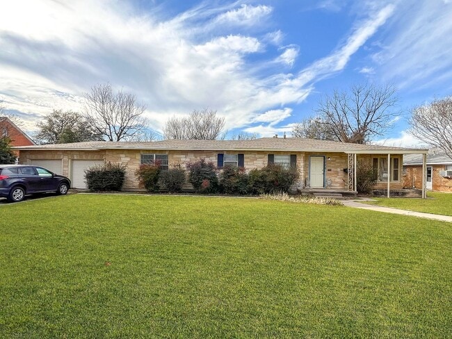 property at 1226 E Washington St