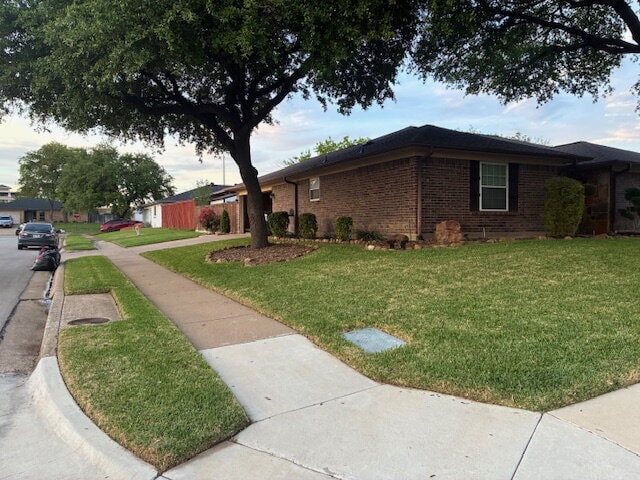 property at 1401 Fieldstone Ct E