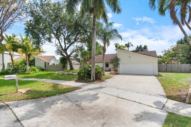 1394 Gallinule Cir in Delray Beach, FL - Building Photo - Building Photo