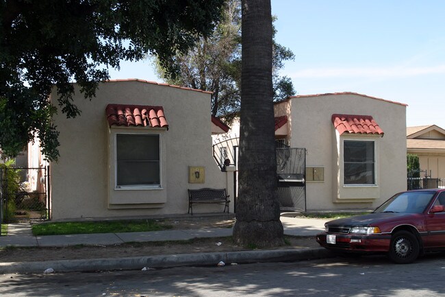 1413 Myrtle Ave in Long Beach, CA - Building Photo - Building Photo