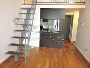 130 Scholes St in Brooklyn, NY - Building Photo - Building Photo