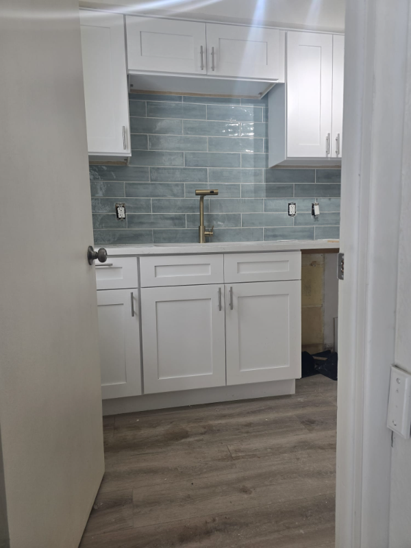 property at 6410 Ridgewood Ave
