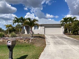 2637 NW 1st St in Cape Coral, FL - Building Photo