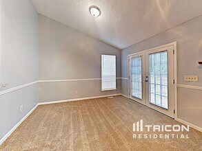 225 Salusbury Ln in Columbia, SC - Foto de edificio - Building Photo
