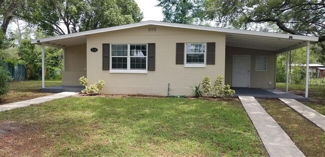 property at 516 N Wellington Dr