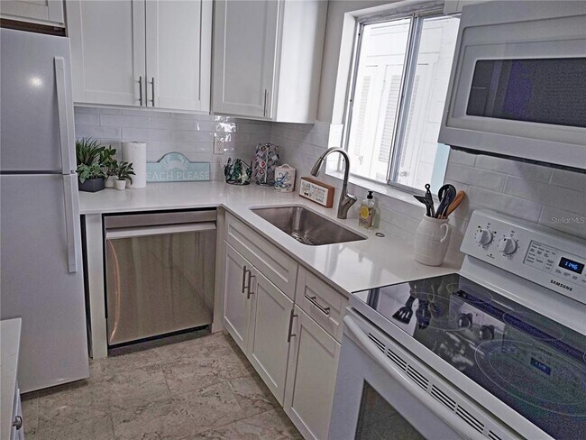 1803 Flamingo Blvd in Bradenton, FL - Building Photo - Building Photo