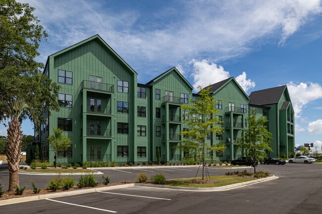 Arcadia Savannah in Savannah, GA - Building Photo - Building Photo