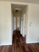 427 E 98th St in Los Angeles, CA - Building Photo - Building Photo