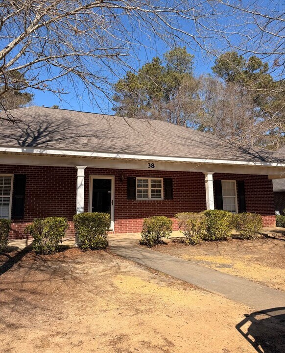 802 W Longleaf Dr in Auburn, AL - Building Photo