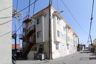 15 Horizon Ave in Venice, CA - Building Photo - Building Photo