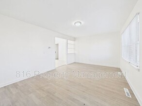 5017 Dodson Ave in Kansas City, KS - Building Photo - Building Photo