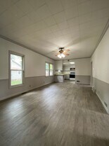 1127 Maple Row in Elkhart, IN - Building Photo