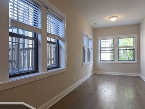 3407 W Fullerton Ave in Chicago, IL - Building Photo - Building Photo
