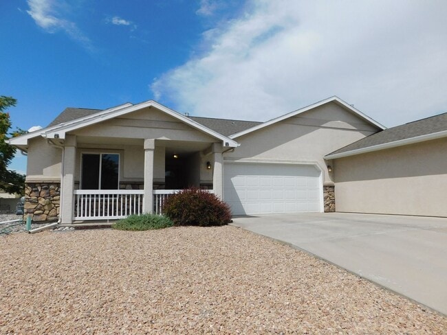 property at 2814 Columbine Ct