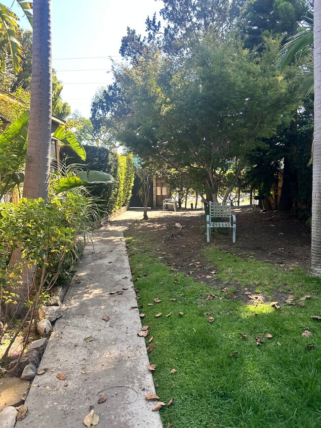 2538 1/2 Military Ave, Unit 2536.5 in Los Angeles, CA - Building Photo - Building Photo