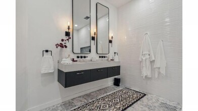571 Dutch Valley Rd NE in Atlanta, GA - Building Photo - Building Photo